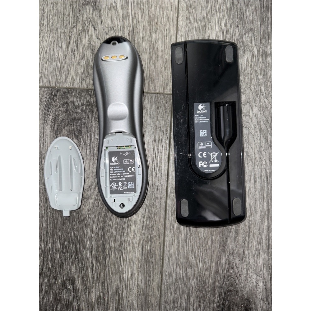 Logitech Harmony 890 R-RG7 Universal Remote Control (Parts Only Read Description - Picture 2 of 3